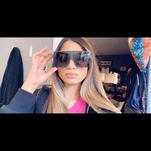 saint laurent betty sl 182